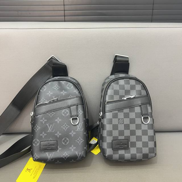 Louisvuitton 路易威登 印花胸包 斜挎单肩包 采用精湛镶嵌细工，实物拍摄 原厂原版面料 配送防尘袋30 X 17 Cm。