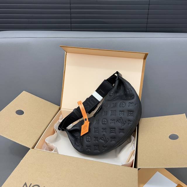 Louisvuitton 路易威登hamac Bag Pm 字母徽标拉链开合 Monogram Eclipse 涂层帆布 单肩斜挎包 小号 男款 黑色 采用精湛