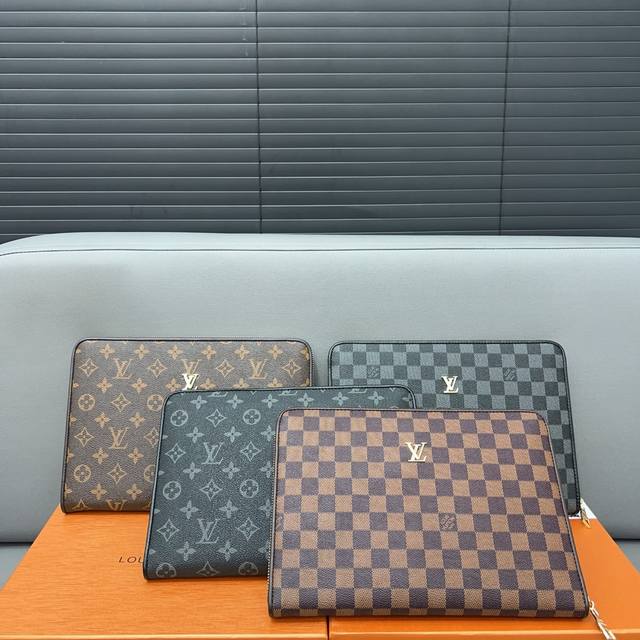 Louisvuitton 路易威登印花手拿包 Gg印花手袋 手包 采用精湛镶嵌细工，实物拍摄 原厂原版面料 配送原版礼盒 18 X 29Cm。