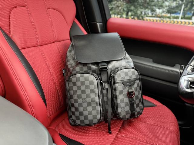 高端货 新款 “ Louis Vuitton”Lv双肩包 路易威登 N40279 Utility 老花大容量 涂层帆布拼牛皮书包背包双肩包 男款 黑格 可收纳笔 - 点击图像关闭