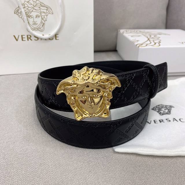 配全套包装礼盒 Versace 原单腰带，进口原版头层牛皮，搭配经典美人头真空电镀五金，宽度3.8Cm