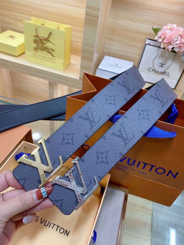 路易威登 Louis Vuitton 法国 专柜品质 官网同步 宽度3.8Cm 精美钢扣头 原版意大利双面进口小牛皮原版花纹 手感极佳 上身郊果棒 商务休闲两用