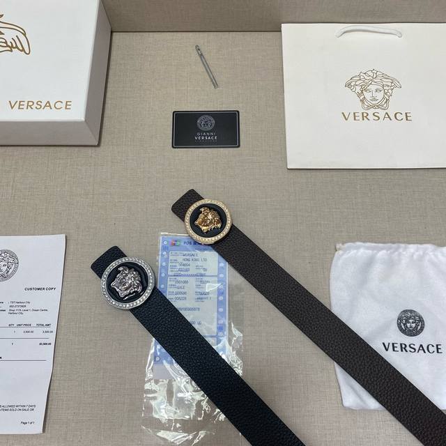 品牌：范思哲versace 等级：原单私货.头层牛皮，专柜售、堪比正品！油边精致 电脑车线 手感柔软.实物拍摄无修饰 上身效果超好、长度不可裁剪.配专柜全套包装