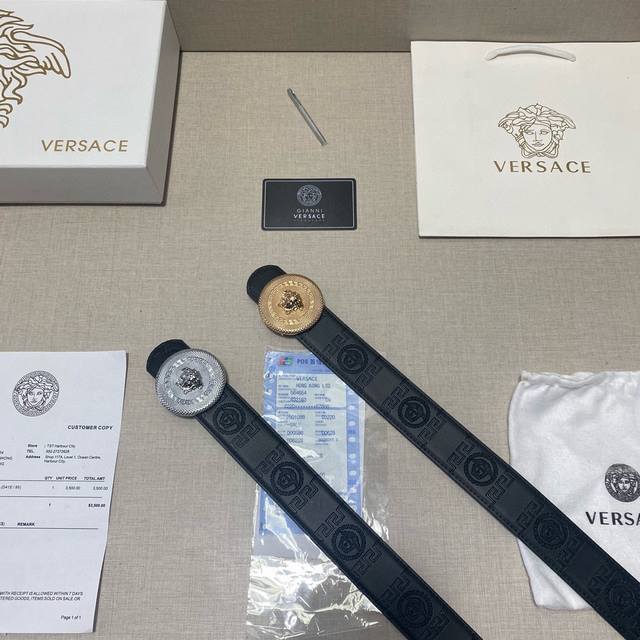 品牌：范思哲versace 等级：原单私货.头层牛皮，专柜售、堪比正品！油边精致 电脑车线 手感柔软.实物拍摄无修饰 上身效果超好、长度不可裁剪.配专柜全套包装