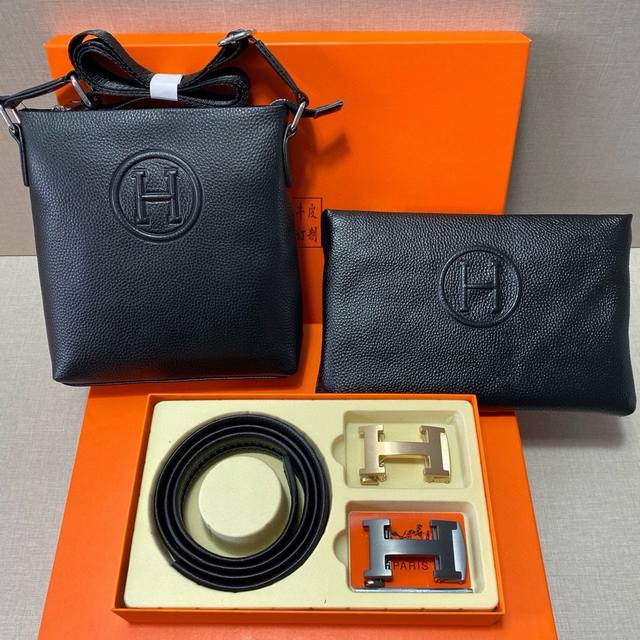 爱马仕hermès 头层皮质组合礼盒包装腰带+俩款包包超级组合 实用公文包包是很合适的选择。强烈推荐这款手提包日常是非常。双扣皮带：头层皮质带身搭配3.5Cm仿