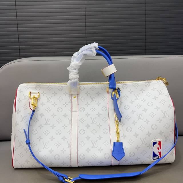 Louisvuitton 路易威登 高版本 Nba限量联名basketball Keepall55旅行袋 篮球包 手提包袋 机场包 采用精湛镶嵌细工，实物拍摄