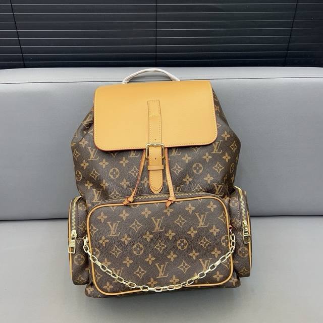 Louisvuitton 路易威登trio双肩包 男士书包背包 电脑包 经典logo搭配原厂工艺材质 休闲百搭采用精湛镶嵌细工，实物拍摄 原厂原版面料m4465