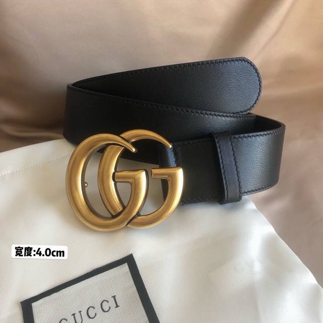 黄铜扣原单品质gucci古驰男 女款腰带采用标志性的古铜色gg搭扣设计，搭配上乘皮料精制而成，宽度:4.0Cm。