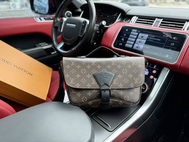 高端货 新款 “ Louis Vuitton”Lv单肩包 M46685 路易威登斜挎包 Louis Vuitton Hamac Bag Pm 字母徽标拉链开合 - 点击图像关闭