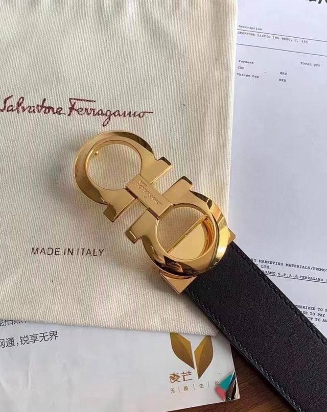 Ferragamo菲拉格慕 皮带将摩登设计与精湛的手工技艺完美结合；双面可用 一面黑色一面咖啡色 身 打造出风格华贵典雅，实用性和款式并重；3.5Cm宽 搭配最