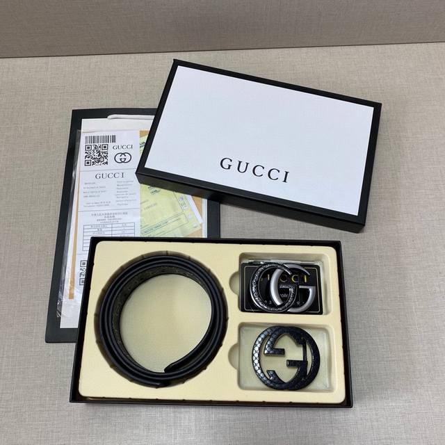 古驰gucci精品款 ☆双扣礼盒套装 含礼盒 专柜有售 Gucci专柜在售正品 此款采用头层牛皮制作 走线油边细致 正品开模 搭配广州原版扣经久耐用、3.8Cm