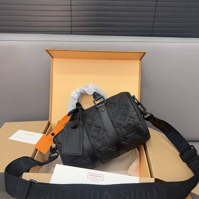 Louisvuitton 路易威登 Keepall 25 系列牛皮压花手袋 手提斜挎包 单肩包 采用精湛镶嵌细工，实物拍摄 原厂原版面料 配送防尘布袋 折叠礼盒