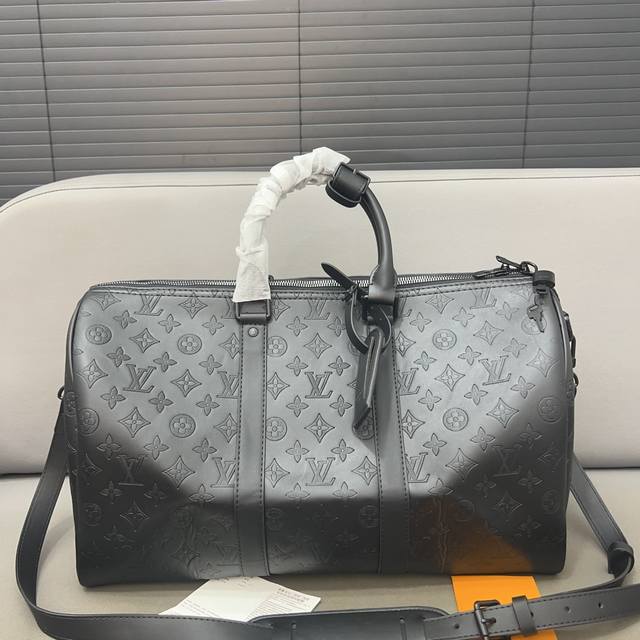 Louisvuitton 路易威登 压花旅行袋 手提包袋 机场包 采用精湛镶嵌细工，实物拍摄 原厂原版面料 配送防尘袋 50 X 27 Cm。 - 点击图像关闭