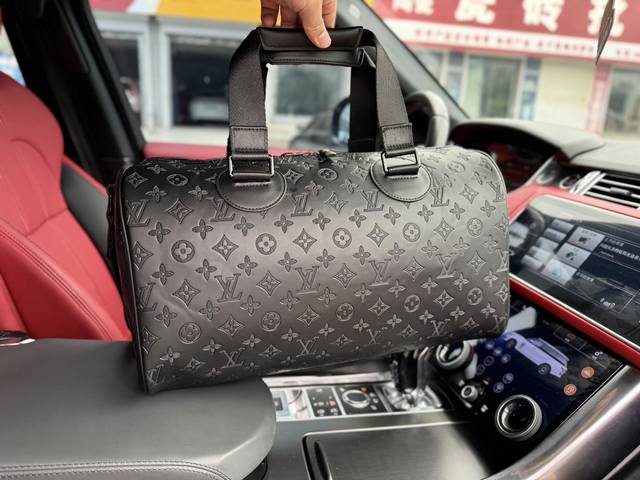 高端货 新款 “Louis Vuitton”Lv旅行袋 路易威登旅行包 Louis Vuitton Keepall Bandouliere 可拆卸可调节肩带拉链