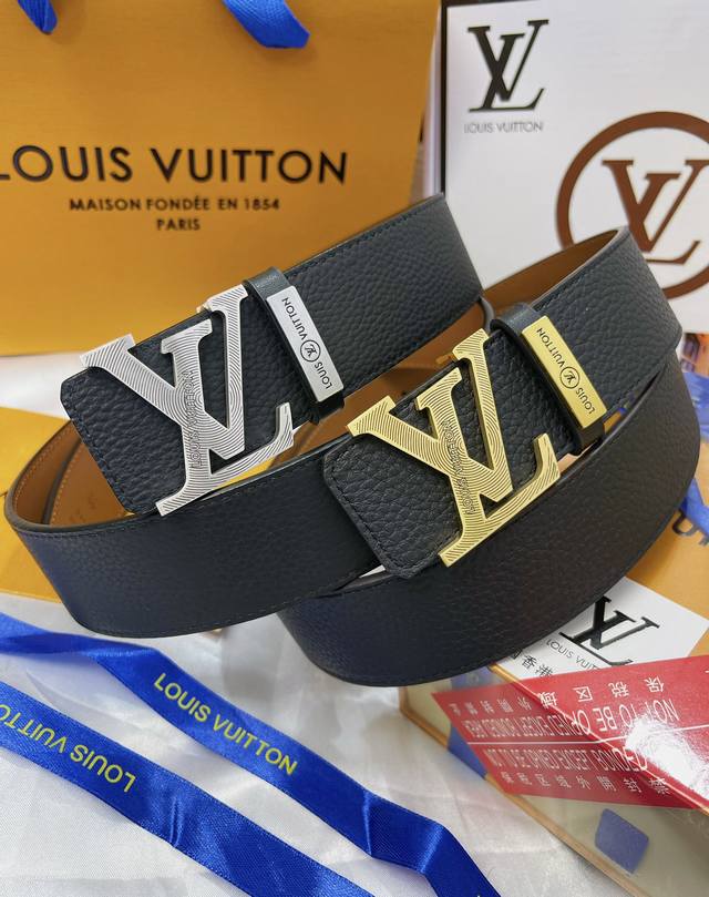 皮带：Lv..路易..威登顶级复刻. 腰带：原单品质百分百头层牛皮，保证真皮。雕花设计.真空电镀.永不掉色.24K纯钢扣进口头层荔枝纹小牛皮系列双面可用专柜同等