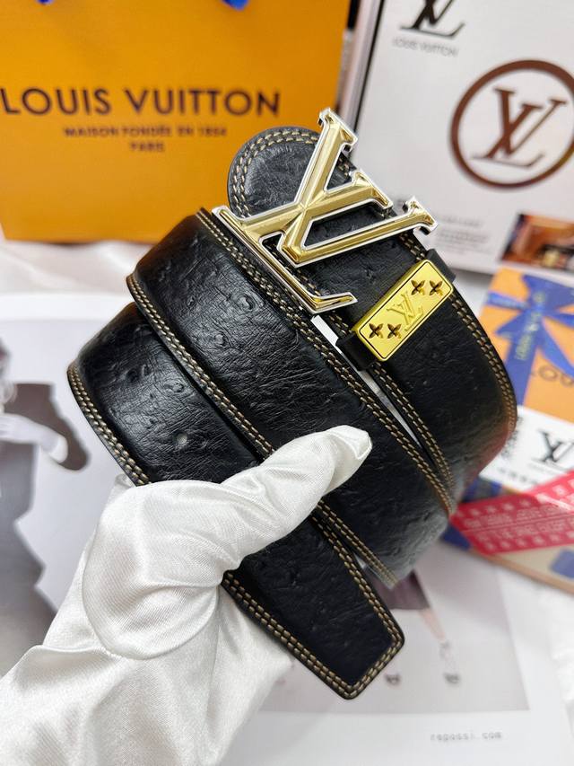 皮带：Lv..路易..威登顶级复刻. 腰带：原单品质百分百头层牛皮，保证真皮。菱形镶嵌工艺.真空电镀.永不掉色.24K纯钢扣头层小牛皮鸵鸟纹双面可用专柜同等质量