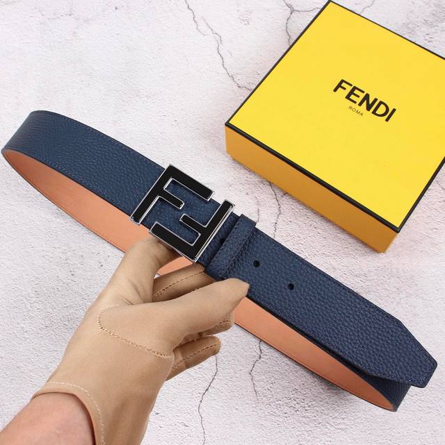 Fendi 芬迪 专柜同款 宽40Mm 男士时尚休闲腰带 原版荔枝纹面+头层磨砂底 顶级做工，搭配标志ff搭扣，奢华时尚休闲 原单品质。