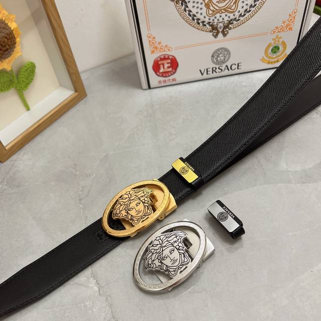 品名：Versace.范思哲 自动带 材质：原单牛皮腰带 百分百头层牛皮腰带保证真皮，24K纯钢扣，专柜原单品质、做工精细，时尚大牌，送人自用首选 包装： 请认