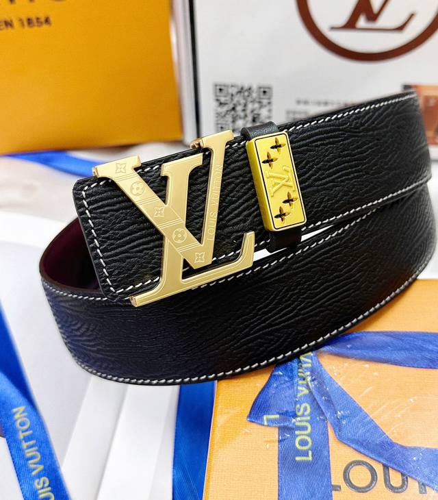 皮带：Lv..路易..威登顶级复刻. 腰带：原单品质百分百进口原厂头层牛皮，保证真皮。雕花镂空工艺.真空电镀.永不掉色.24K纯钢扣头层小牛皮纹双面两用专柜同等