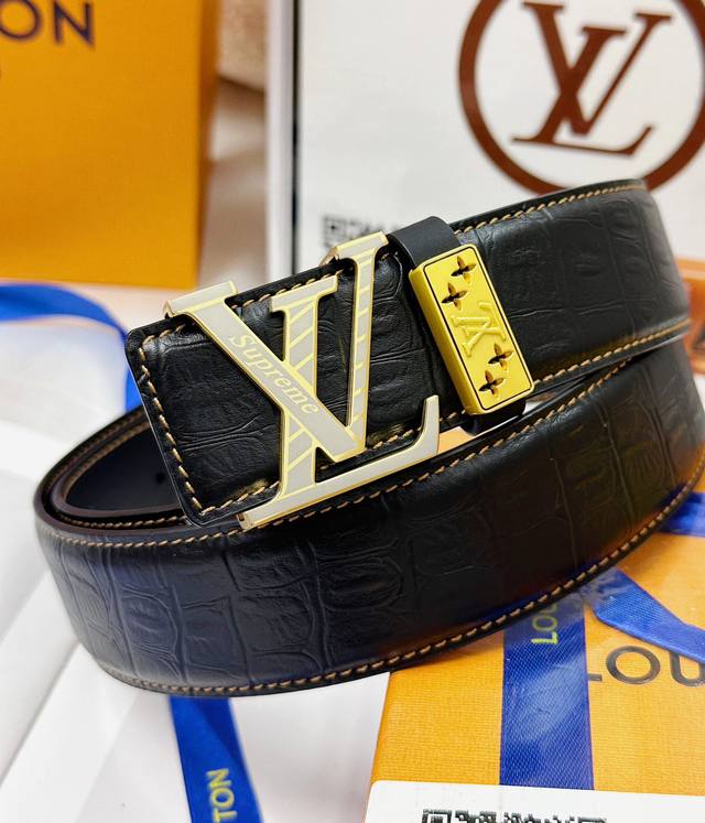 皮带：Lv..路易..威登顶级复刻. 腰带：Supreme系列-原单品质百分百进口原厂头层牛皮，保证真皮。雕花镂空工艺.真空电镀.永不掉色.24K纯钢扣头层小牛