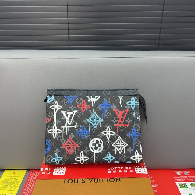 Louisvuitton 路易威登 Pochette Voyage 双面手袋男士手拿包 洗漱包 采用精湛镶嵌细工，实物拍摄 原厂原版面料 配送 飞机礼盒 27