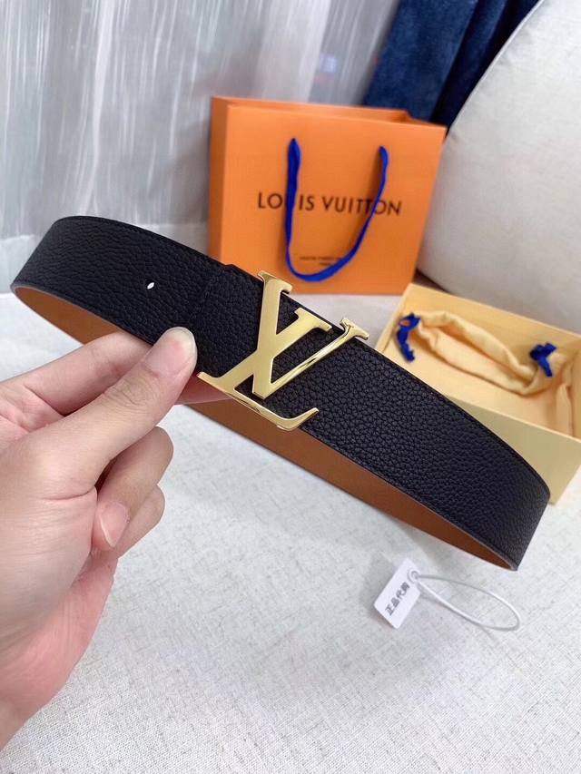 路易威登louis Vuitton 法国 专柜品质 官网同步 宽度3.8Cm 精美钢扣头 原版意大利双面进口小牛皮原版花纹 双面可用 黑色 咖啡 双色 手感极佳