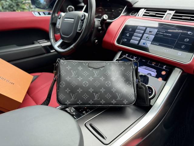 高端货 新款 “ Louis Vuitton”Lv单肩包 路易威登斜挎包 M11741。Louis Vuitton Pochette Accessories 字