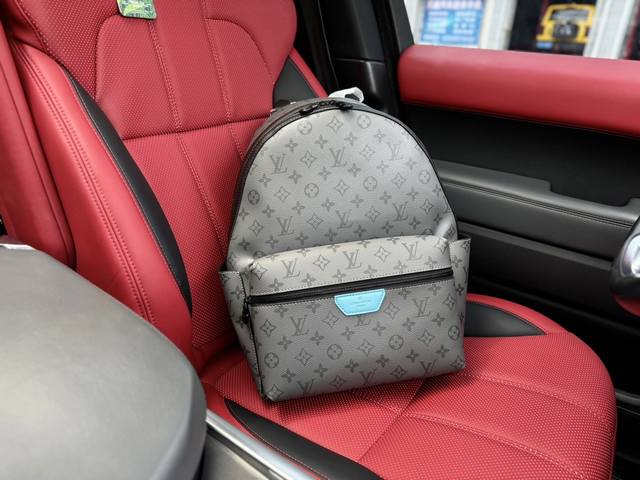 升级版 高端货 新款 “ Louis Vuitton ”Lv双肩包 路易威登书包 登山包 M11641 Louis Vuitton Discovery 黑色调硬