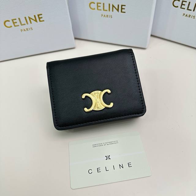 Celine 3510颜色 老花 黑尺寸 11*9*3 Celine官网最新款！短式钱包非常炫美的一个系列，专柜同步，采用头层牛皮，精致时尚！