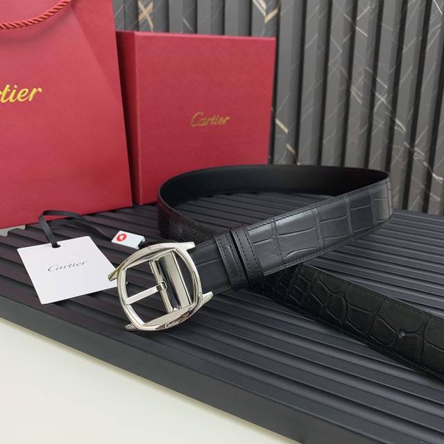 镀钯饰面针扣式皮带，“Cartier”标识。黑色尼罗河鳄鱼皮皮带，浮雕“Cartier”标识。尺寸：宽35毫米