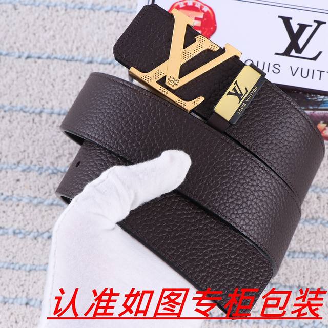 品名：Lv..路易.威登 腰带原单 皮带 材料：百分百头层牛皮，保证真皮。24K纯钢扣双面可用专柜同等质量， 送人自用首选 包装： 请认准如图专柜包装，赠送打孔