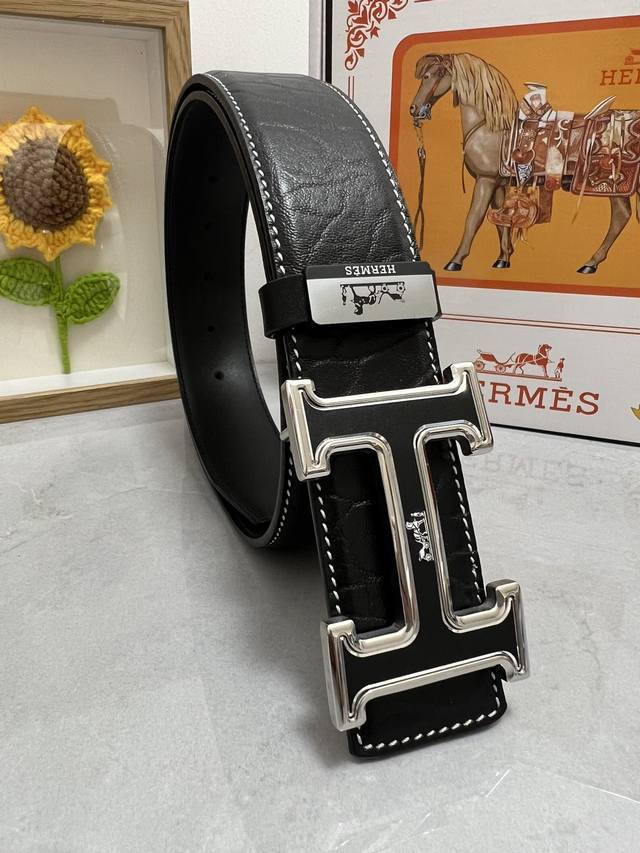 品名：爱马仕.Hermès 原单 材质：原单牛皮腰带 百分百头层牛皮腰带保证真皮，24K纯钢扣，专柜原单品质、做工精细，时尚大牌，送人自用首选 包装： 请认准如