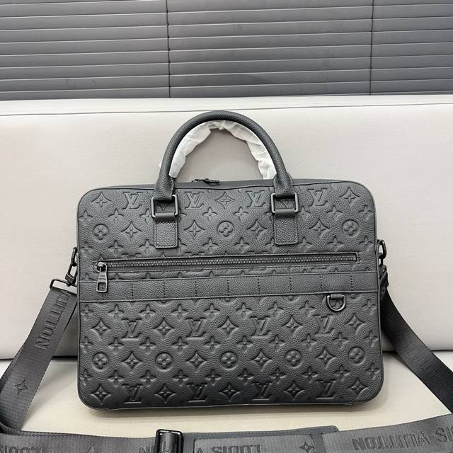 Louisvuitton 路易威登 牛皮男士公文包 电脑包 斜挎手提包 采用精湛镶嵌细工，经典百搭 实物拍摄 原厂原版面料 高端品质 配送防尘袋 38 X 27