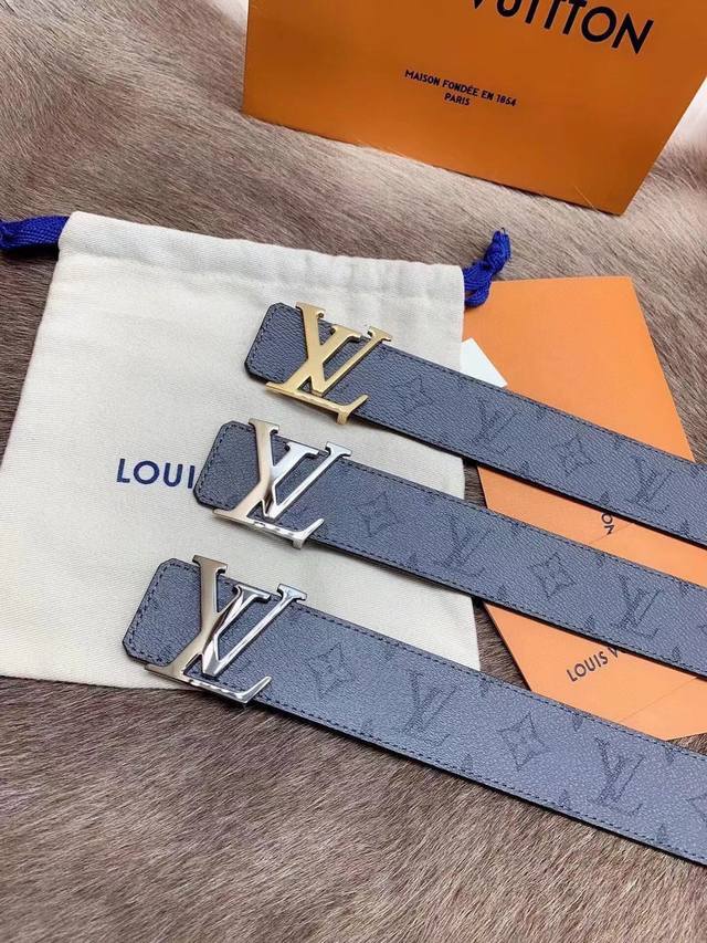 路易威登 Louis Vuitton 法国 专柜品质 官网同步 宽度3.8Cm 精美钢扣头 原版意大利双面进口小牛皮原版花纹 手感极佳 上身郊果棒 商务休闲两用