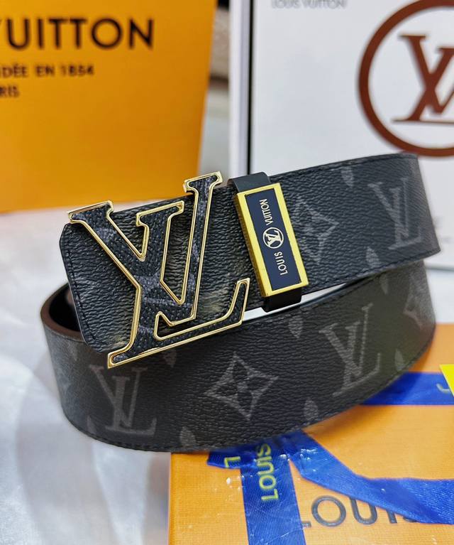 皮带：Lv..路易..威登顶级复刻. 腰带：原单品质百分百头层牛皮，保证真皮。雕花镂空工艺.真空电镀.永不掉色.24K纯钢扣头层老花，黑格，棕格，黑花，格仔系列