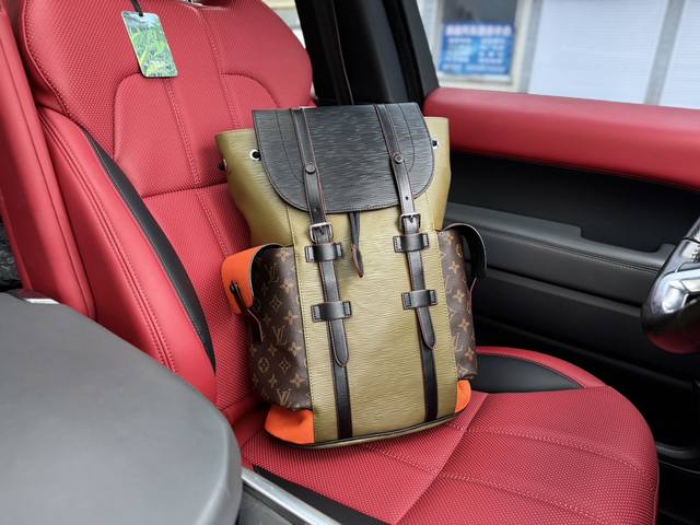 高端货 新款 “Louis Vuitton”Lv双肩包 路易威登双肩包 M23764 Louis Vuitton Christopher Mm 字母图案抽绳开合