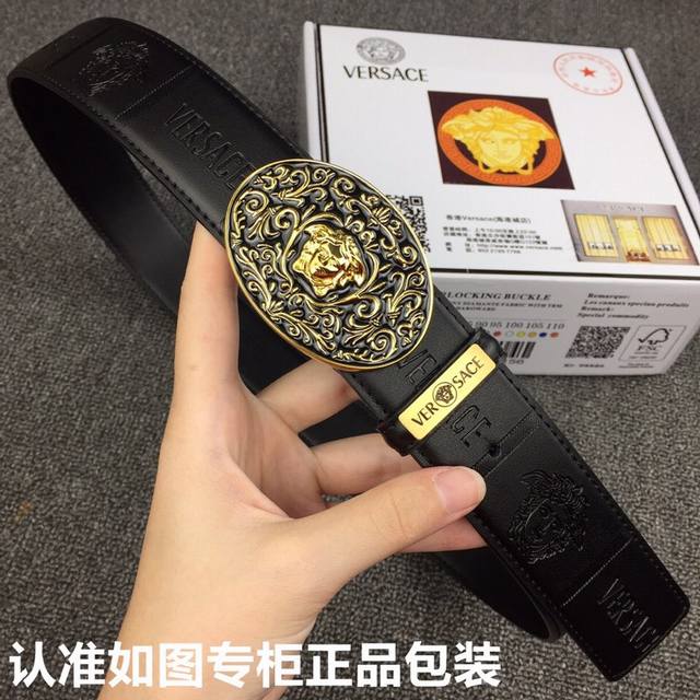 品牌：Versace.范思哲 型号：顶级原单！请认准如图专柜包装 等级：意大利进口百分百头层牛皮，范思哲.Versace，世界著名奢侈品品牌，美人头经典之作，进