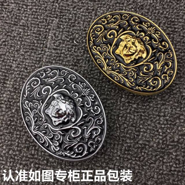 品牌：Versace.范思哲 型号：顶级原单！请认准如图专柜包装 等级：意大利进口百分百头层牛皮，范思哲.Versace，世界著名奢侈品品牌，美人头经典之作，进