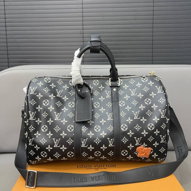 Louisvuitton 路易威登 Keepall 旅行袋 手提包袋 机场包 采用精湛镶嵌细工，实物拍摄 原厂原版面料 配送小票 防尘袋 礼盒 45 X 27