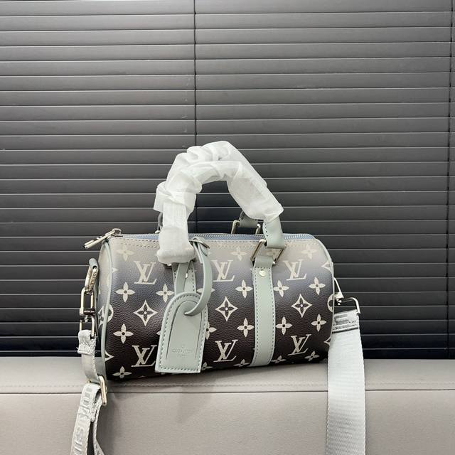 Louisvuitton 路易威登 Keepall 25 系列手袋 印花手提斜挎包 单肩包 采用精湛镶嵌细工，实物拍摄 原厂原版面料 配送小票 防尘布袋 折叠礼