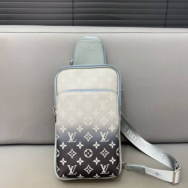 Louisvuitton 路易威登 Avenue Pm系列胸包 斜挎包 男女通用单肩包 采用精湛镶嵌细工，经典百搭 实物拍摄 原厂原版面料 配送防尘袋 30 X