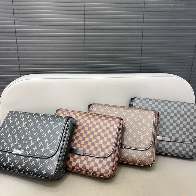 Louisvuitton 路易威登 中古印花翻盖邮差包 男士休闲单肩斜挎包 超大容量 电镀激光雕刻五金 高品质 附带 防尘袋 规格 26 X 30Cm