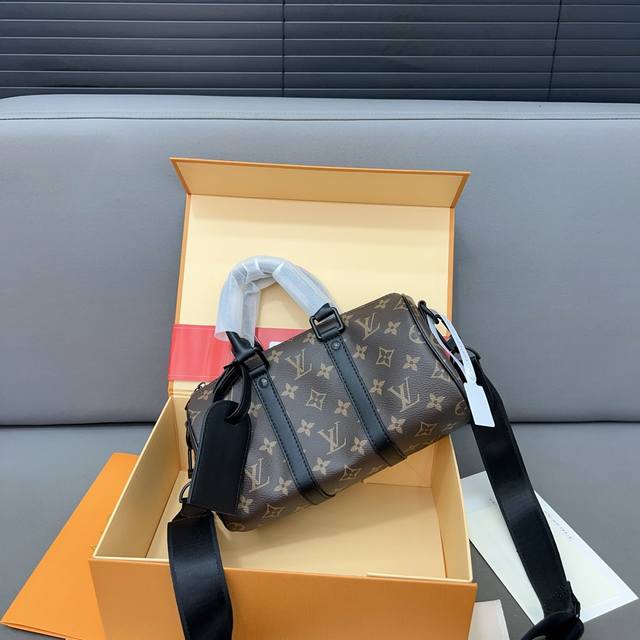 Louisvuitton 路易威登 Keepall 25 系列手袋 印花手提斜挎包 单肩包 采用精湛镶嵌细工，实物拍摄 原厂原版面料 配送小票 防尘布袋 M46