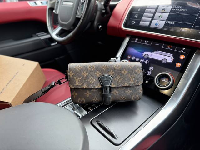 升级版高端货 新款 “ Louis Vuitton”Lv单肩包 M83567 路易威登斜挎包 Montsouris 可拆卸可调节肩带磁扣开合设计 Monogra