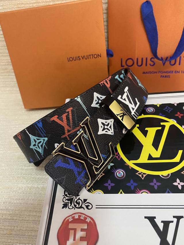 品名：Lv..路易..威登原单 材质：原单牛皮腰带 百分百头层牛皮腰带保证真皮，24K纯钢扣，专柜原单品质、做工精细，时尚大牌，送人自用首选 包装： 请认准如图