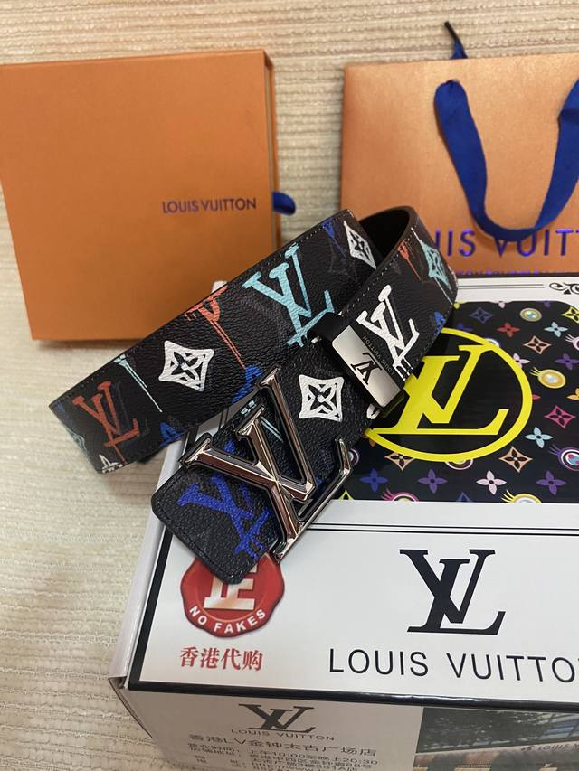 品名：Lv..路易..威登原单 材质：原单牛皮腰带 百分百头层牛皮腰带保证真皮，24K纯钢扣，专柜原单品质、做工精细，时尚大牌，送人自用首选 包装： 请认准如图 - 点击图像关闭