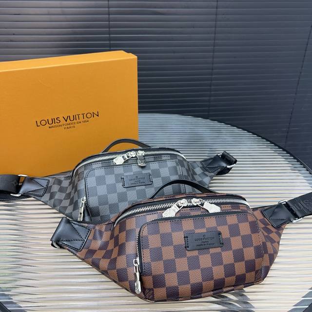 Louisvuitton 路易威登 老花腰包斜挎胸包 原厂面料材质 电镀五金 高端货 附带防尘袋 礼盒 规格:30 X 15Cm