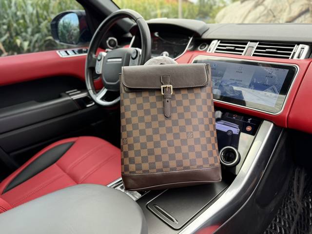 高端货 新款 “Louis Vuitton”Lv双肩包 N51132 Louis Vuitton 棋盘格logo印花 皮革 书包背包双肩包 男女款 棕色。借鉴品