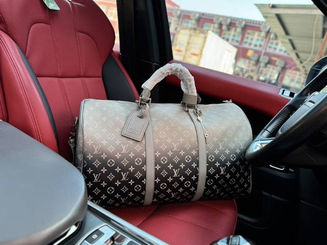 高端货 新款 “Louis Vuitton”Lv旅行包路易威登旅行包 M11558 Louis Vuitton Keepall 50 可拆卸可调节肩带拉链开合