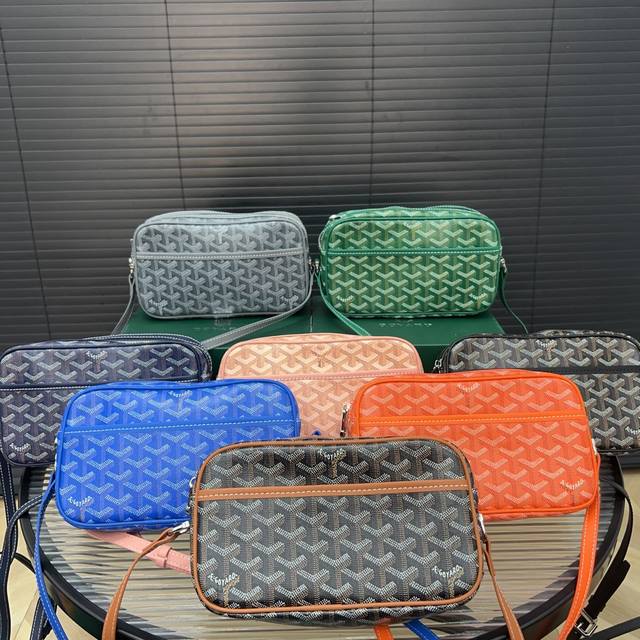 Goyard 戈雅 Cap- Vert Y字老花相机包 单肩斜挎包 原厂面料 激光雕刻五金 高货品质 配送防尘袋 礼盒 尺寸 22 X 13 Cm